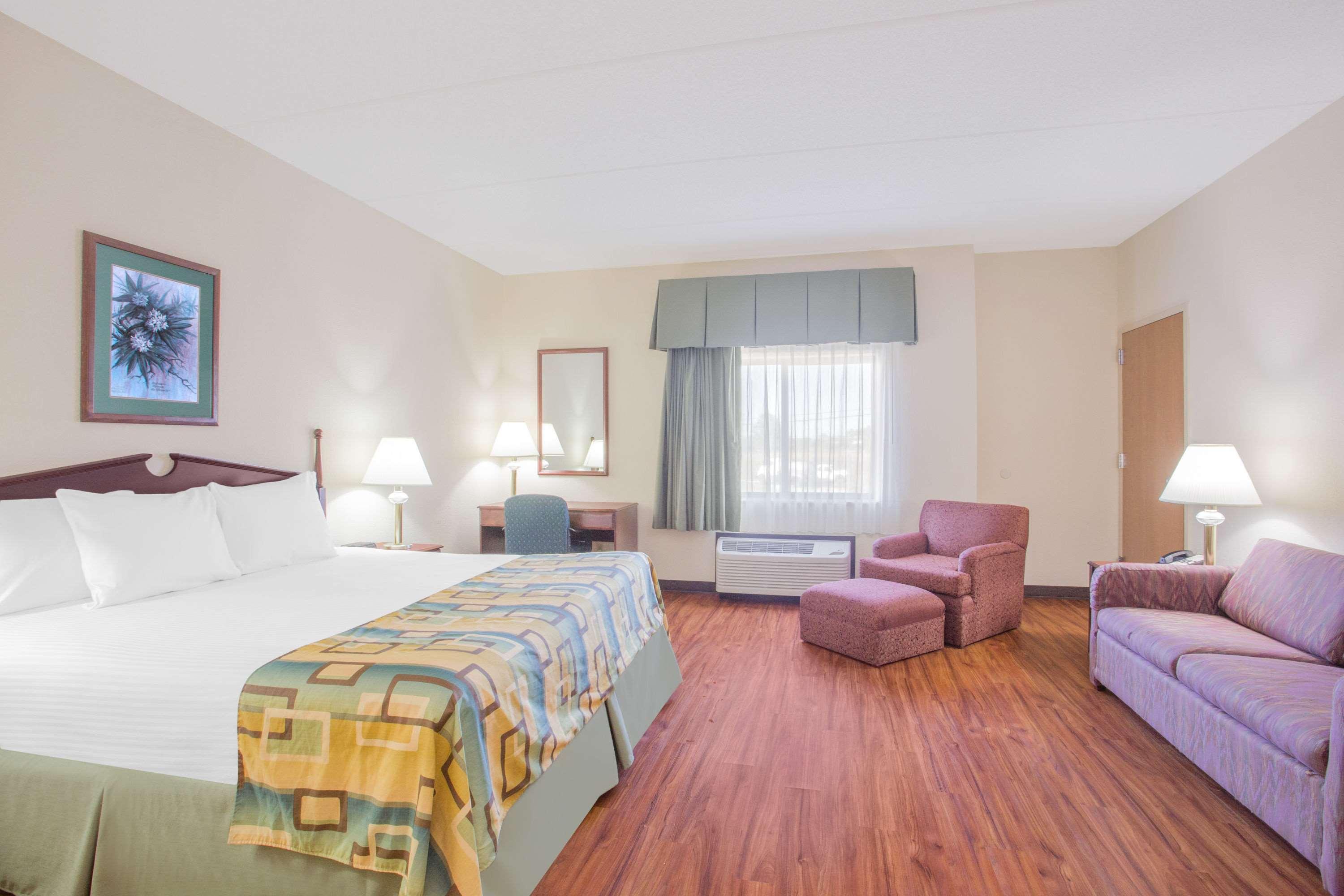 Baymont By Wyndham Corbin Hotel Екстериор снимка