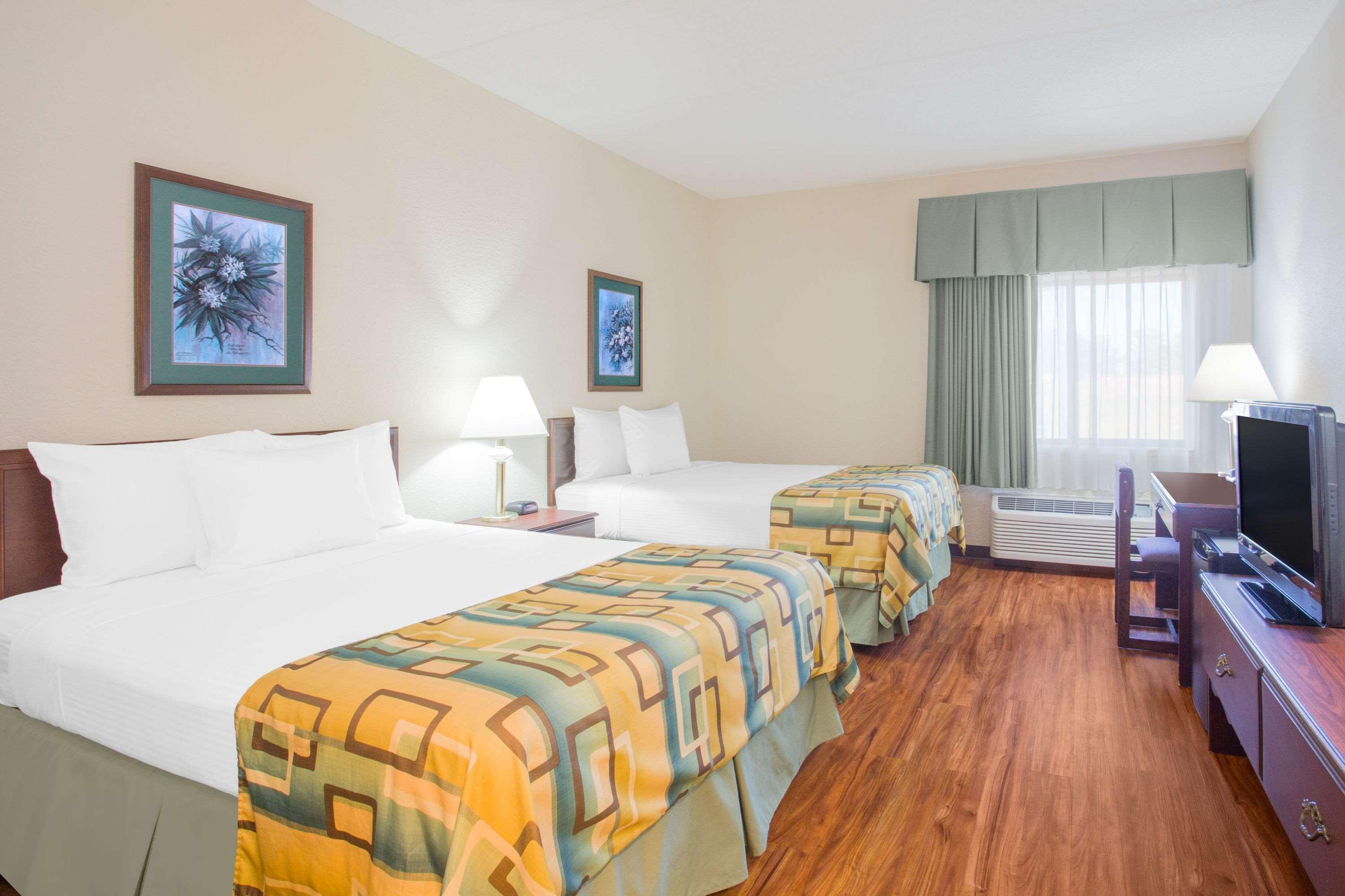 Baymont By Wyndham Corbin Hotel Екстериор снимка